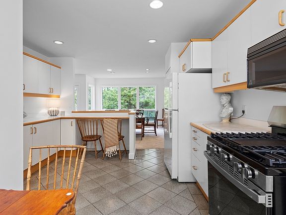 5th image of 25 Parker Ridge Way Unit 25