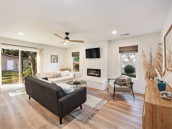 Living area with Smart TV