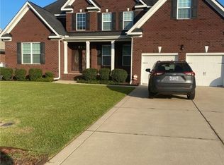 5205 Pride Ln, Hope Mills, NC 28348