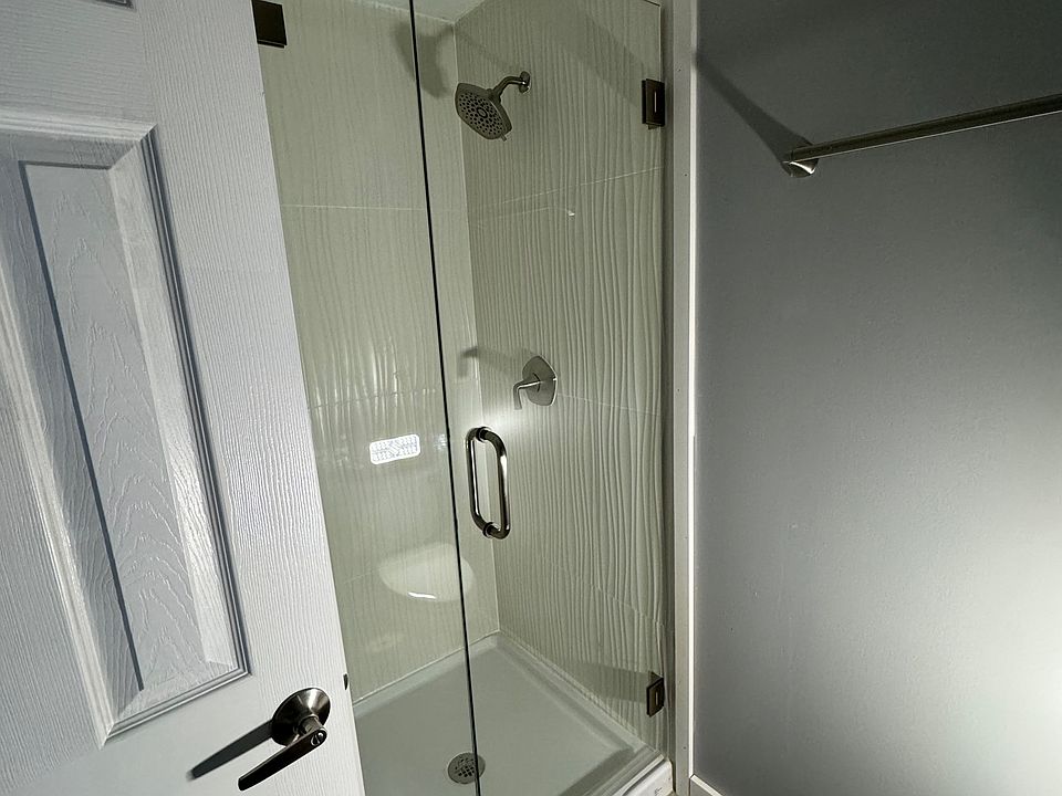 Bahtroom (picture during rennovation so lighting / finishes weren't fully installed at the time).