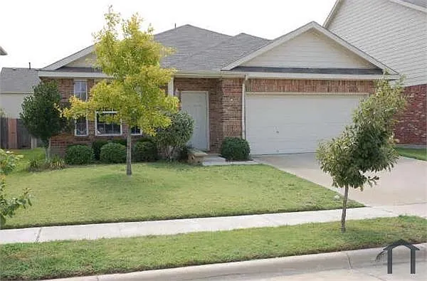 3 bed, 2100 sqft, $2,800 — Photo 2