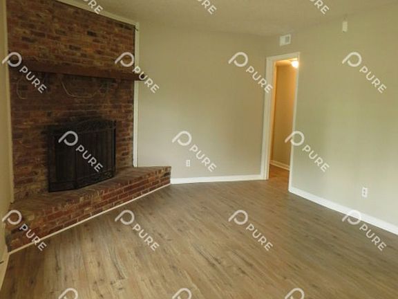4th image of 3606 White Oak Way SW