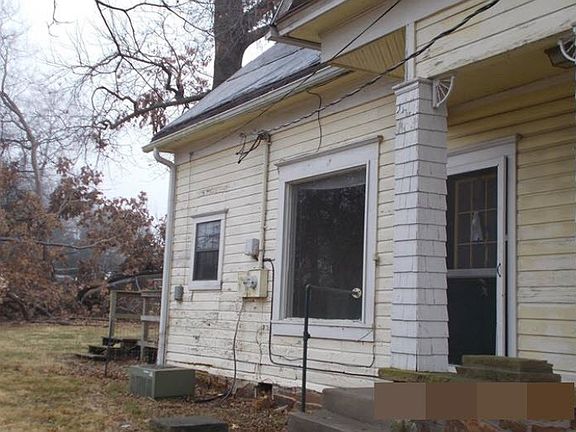 2nd image of 406 N Parkinson Ave