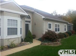 28 Anjou Ct, Manchester, NJ 08759