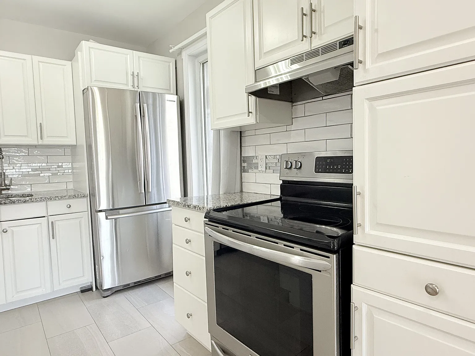 2 bed, $1,575 — Photo 2