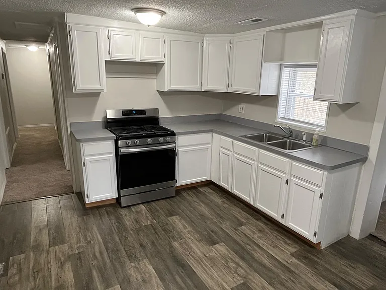 4073 Stow Rd — Photo 2