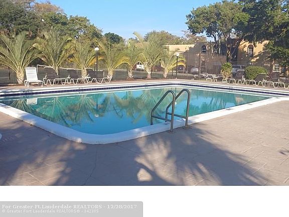 4th image of 4241 NW 19th St APT 158