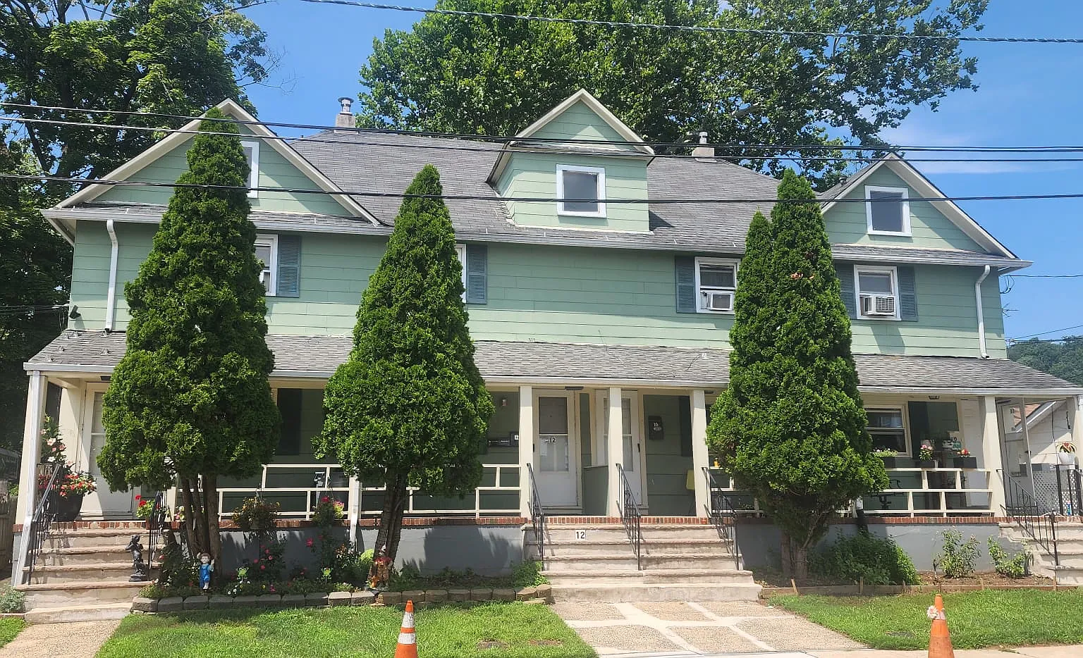 2 bed, 850 sqft, $1,800 — Photo 1