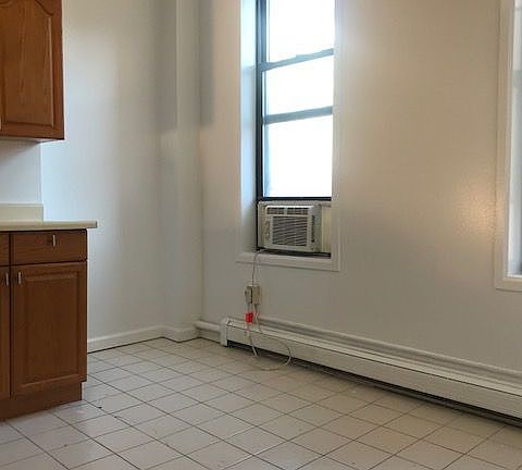 3rd image of 199 Pacific St Ste A