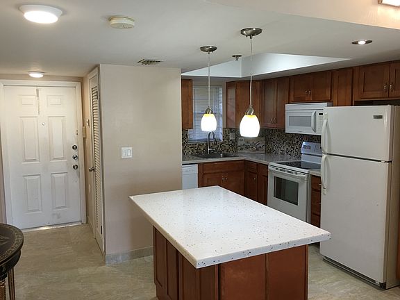 3rd image of 3150 W Rolling Hills Cir APT 106