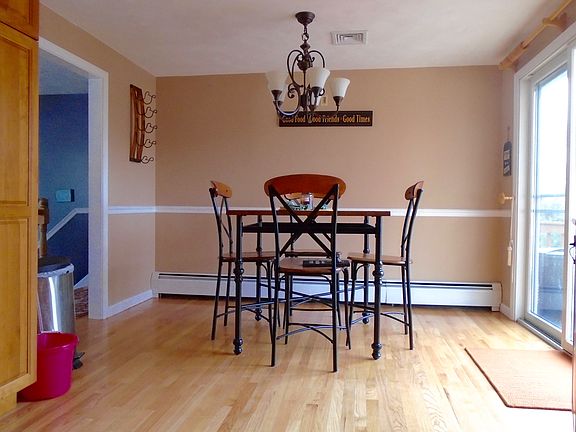 4th image of 54 Deerfield Dr