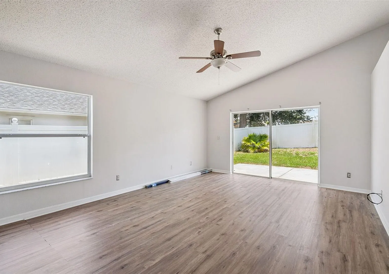New Davenport Rental! — Photo 4
