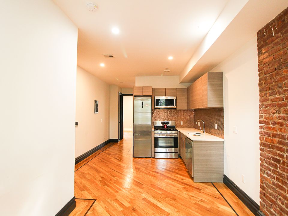 1st image of 1100 Jefferson Ave #1