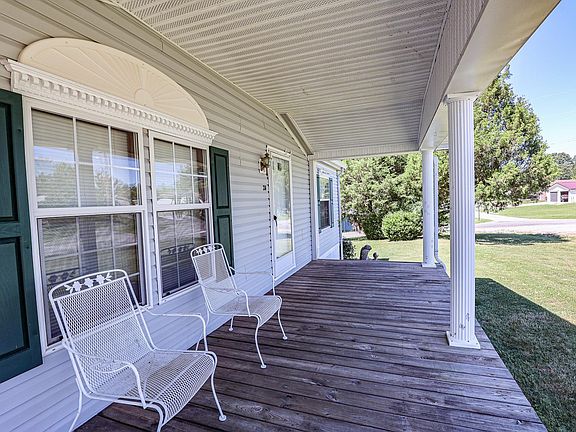 2nd image of 28 Whippoorwill Dr