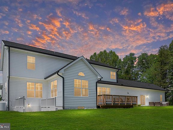 4th image of 131 Dolittle Farm Rd