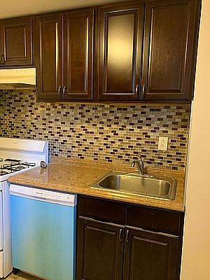 2nd image of 1815 E 17th St #11