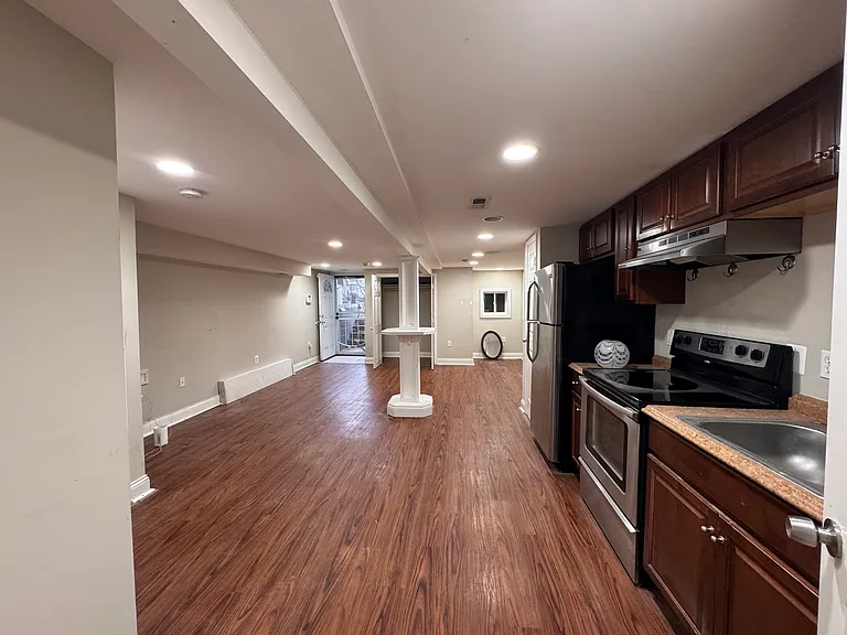 503 Columbia Rd NW #B — Photo 4