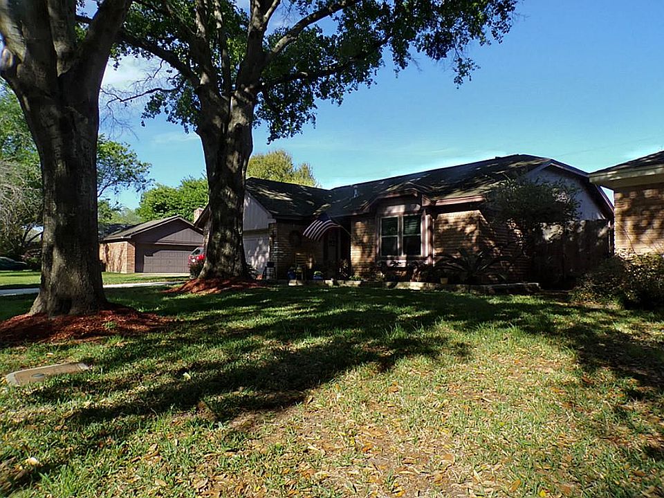 1st image of 1402 Heights Dr