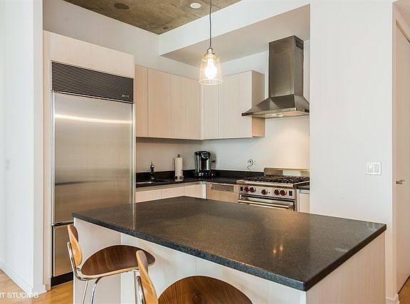 3rd image of 600 N Fairbanks Ct APT 2103