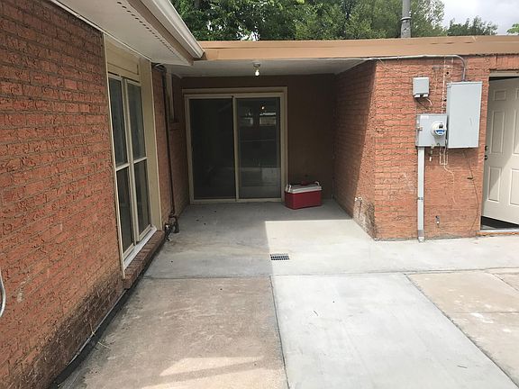 4th image of 1247 N 78th Ave E