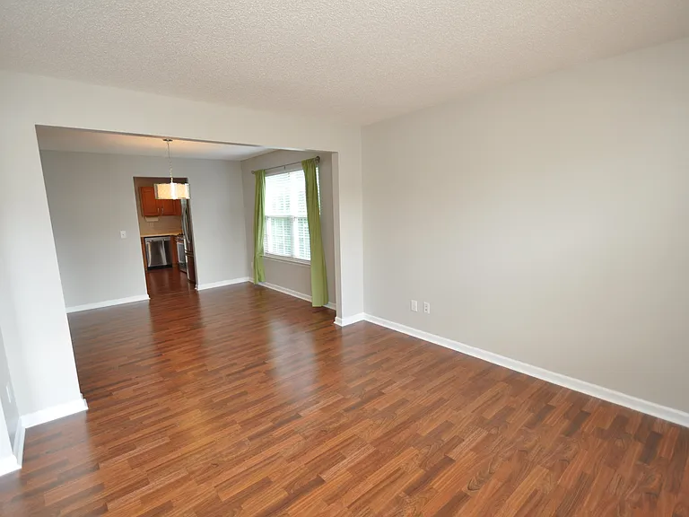 117 Tiverton Woods Dr — Photo 4