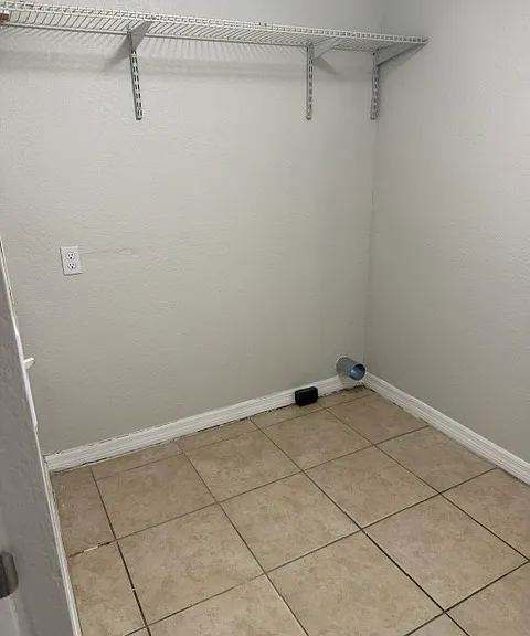 809 Lotus Ave — Photo 8