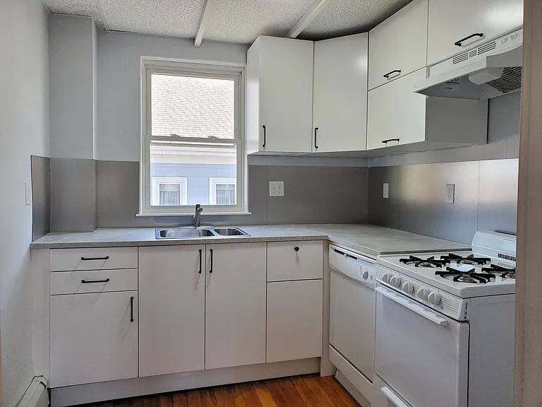 57-59 Charles St #2 — Photo 3