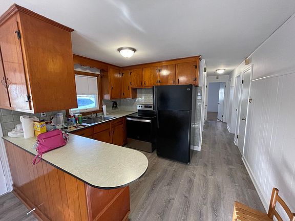 3rd image of 24 Bradlee St