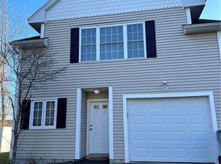 2720 State St APT 32, Hamden, CT 06517