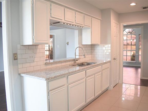 5th image of 7403 Saddleridge Dr