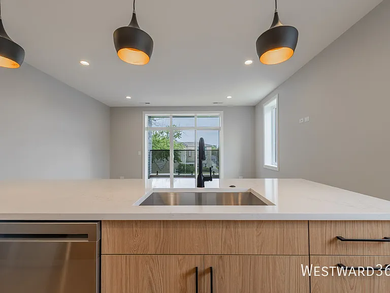 3555 N Neenah Ave #2N — Photo 8