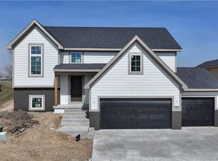 6410 NW 98th St, Kansas City, MO 64153