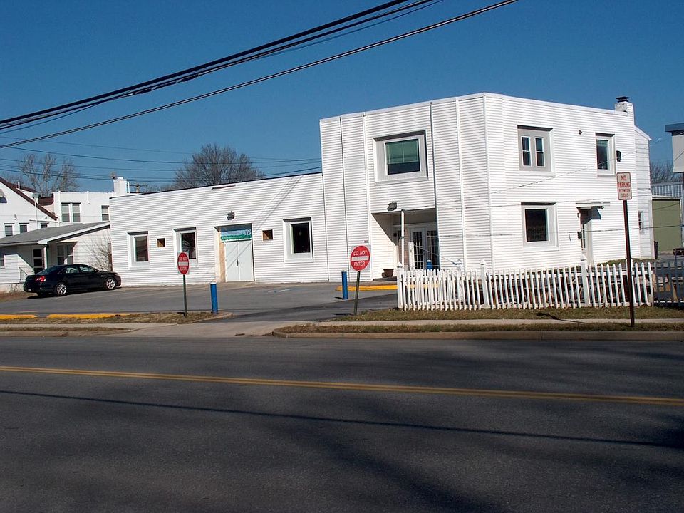 1st image of 806 Frederick St #F2