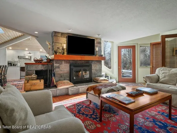 3840 S Lake Creek Dr, Wilson, WY 83014