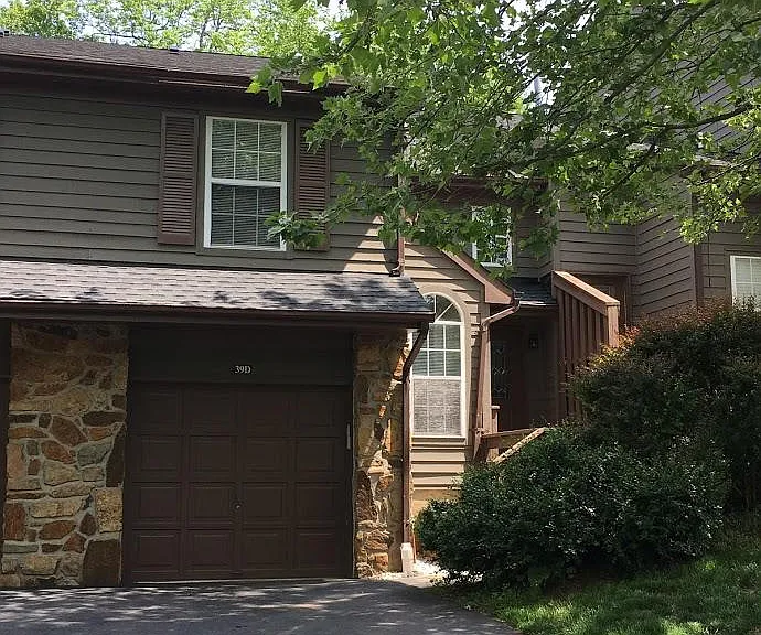 39 Roxbury Ct — Photo 5
