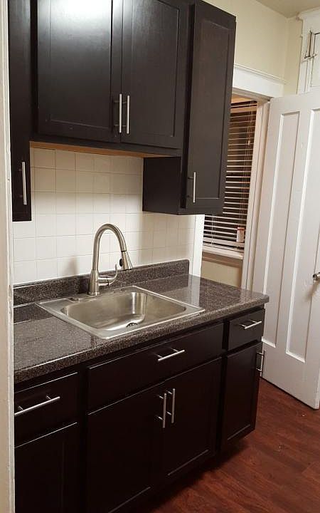 1st image of 3211 W Sunnyside Ave APT 1F