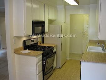 2nd image of 1608 Greenfield Ave APT 101