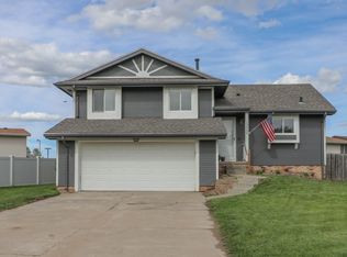 13560 V Cir, Omaha, NE 68137