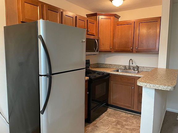 4th image of 350 Fort Worth Ave APT 4