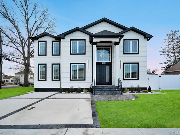 2105 Hoffman Avenue, Elmont, NY 11003