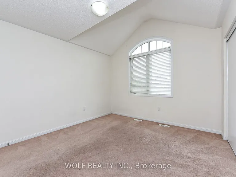 449 Tyrone Cres — Photo 26
