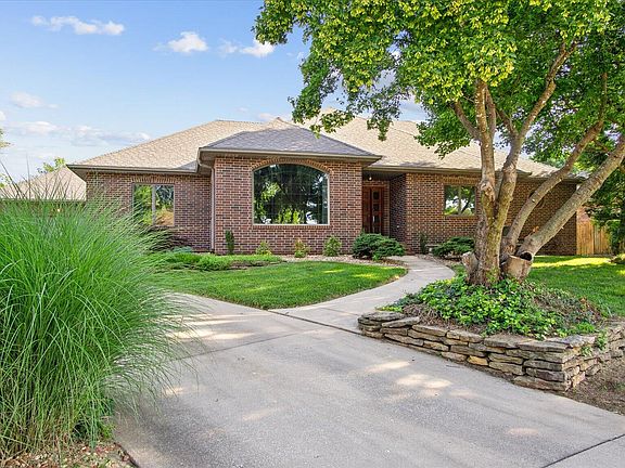 2nd image of 2621 E Shady Glen Court
