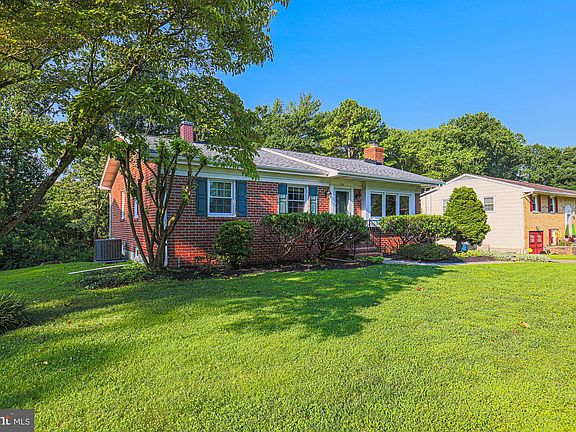 2nd image of 1614 Samantha Dr