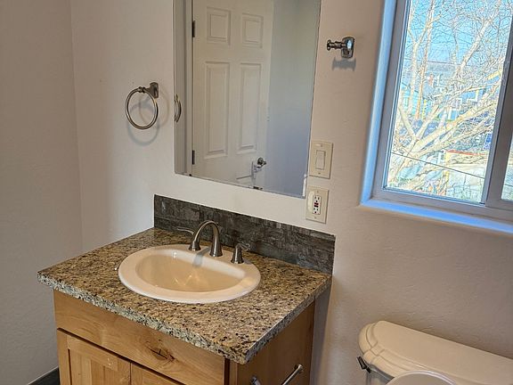 3rd image of 710 Beekman Ave #712