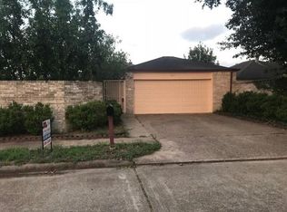 11811 S Youngwood Ln, Houston, TX 77043