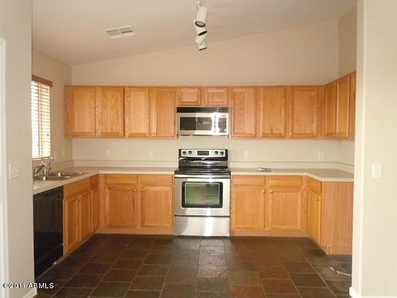 5th image of 7318 N 73rd Dr