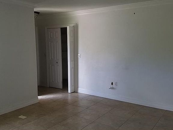 4th image of 2516 Linwood Dr