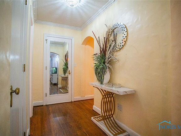 4th image of 2200 Scottwood Ave Unit 113