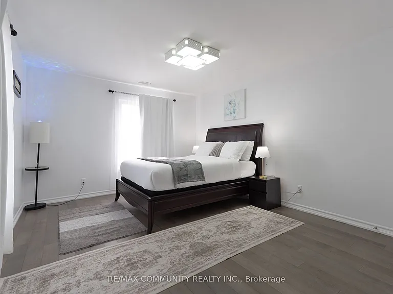 33 Windsor Ave — Photo 14