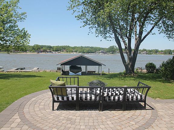 3rd image of 1368 E Choctaw Dr